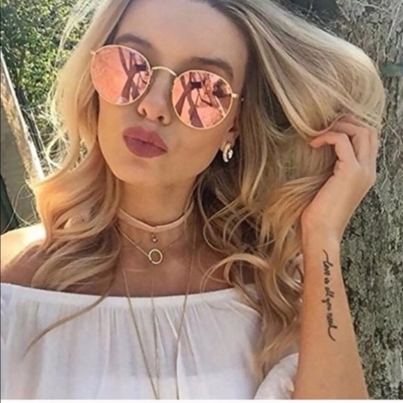 Stunning Rose Gold Sunglasses - Picture 1 of 2